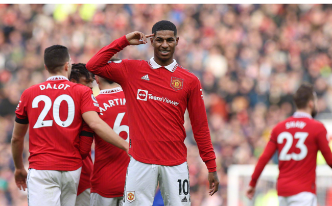 超群的年轻 超群的年轻